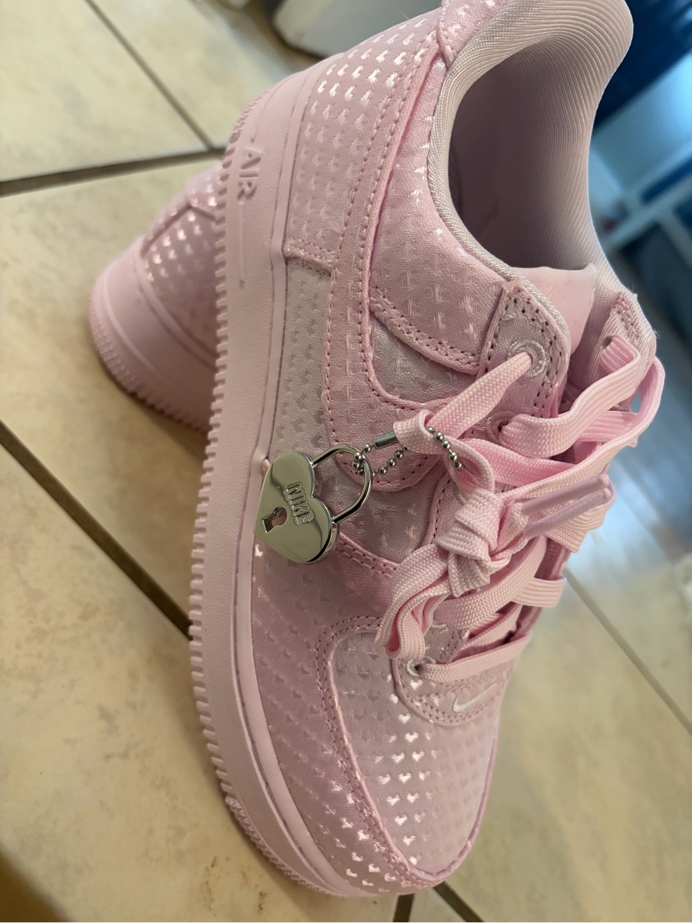 Nike VALENTINE Women's Air Force 1 '07 Low SE - Pink Hearts - Size 7.5